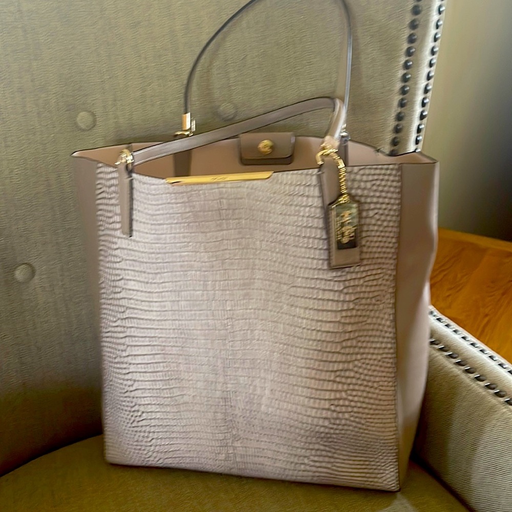 Coach light fawn tote